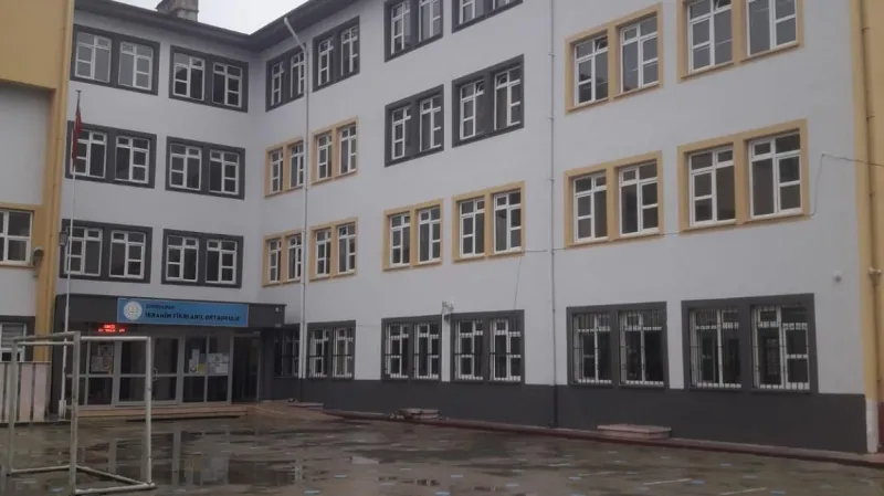 Merkez İbrahim Fikri Anıl Ortaokulu - Merkez Ortaokulları