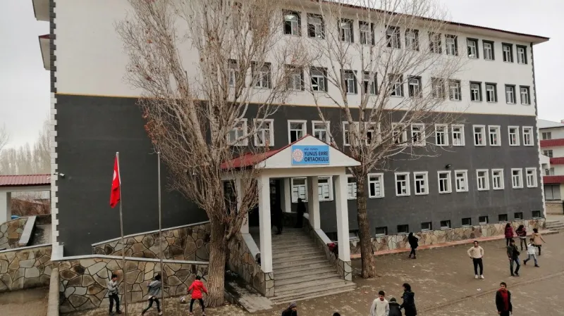 Ağrı Yunus Emre Ortaokulu - Ağrı Ortaokulları
