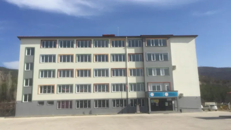 Amasya Şehitler Ortaokulu - Amasya Ortaokulları