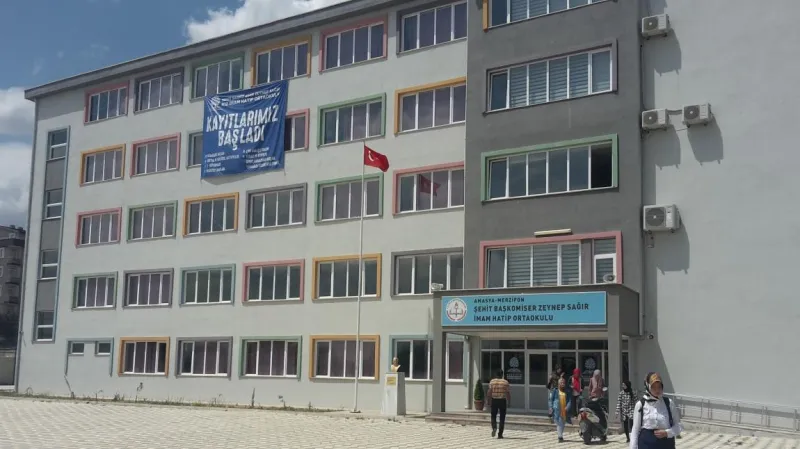 Amasya Şehit Komiser Zeynep Sağır İmam Hatip Ortaokulu - Amasya Ortaokulları