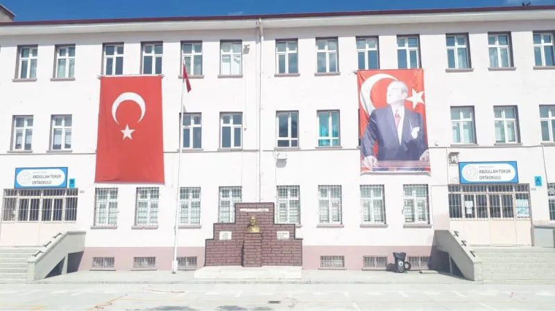 Ankara Abdullah Tokur Ortaokulu - Ankara Ortaokulları