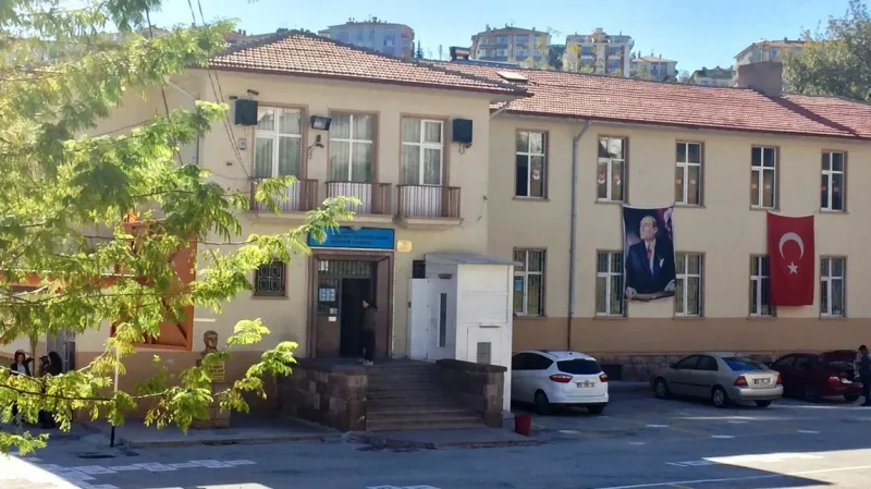 Ankara İncesu Şehit Sultan Selim Karakoç İmam Hatip Ortaokulu - Ankara Ortaokulları