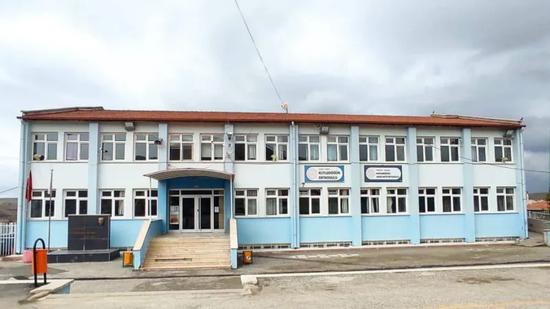 Ankara Kutludüğün İmam Hatip Ortaokulu - Ankara Ortaokulları