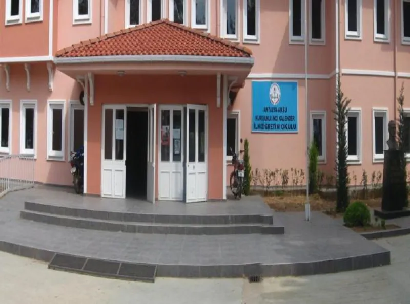 Antalya Kurşunlu İnci Kalender Ortaokulu - Antalya Ortaokulları