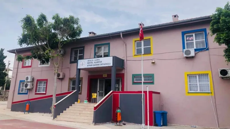 Antalya Kestel Alantur Ayhan Şahenk Ortaokulu - Antalya Ortaokulları