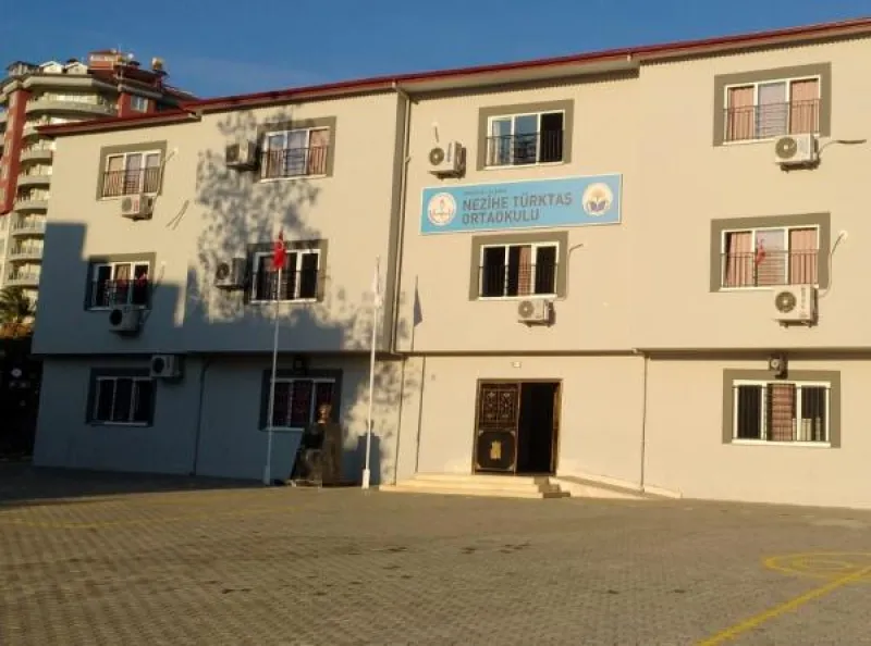 Antalya Nezihe Türktaş Ortaokulu - Antalya Ortaokulları
