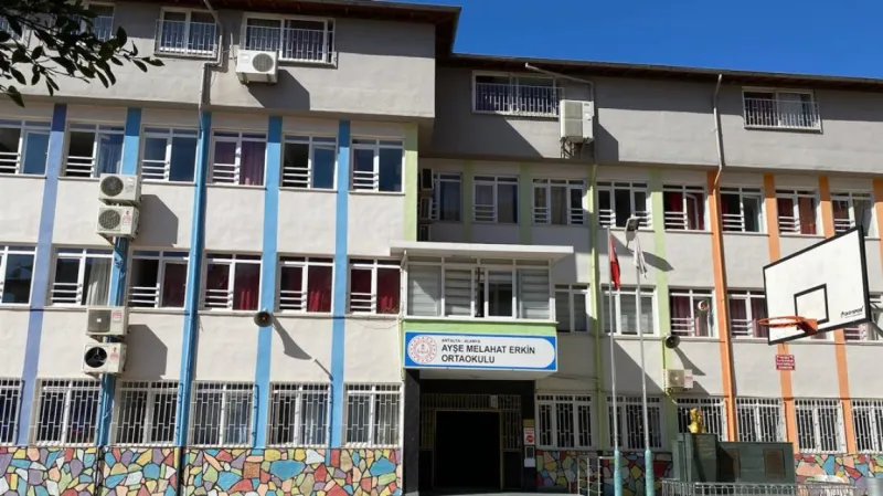 Antalya Ayşe Melahat Erkin Ortaokulu - Antalya Ortaokulları