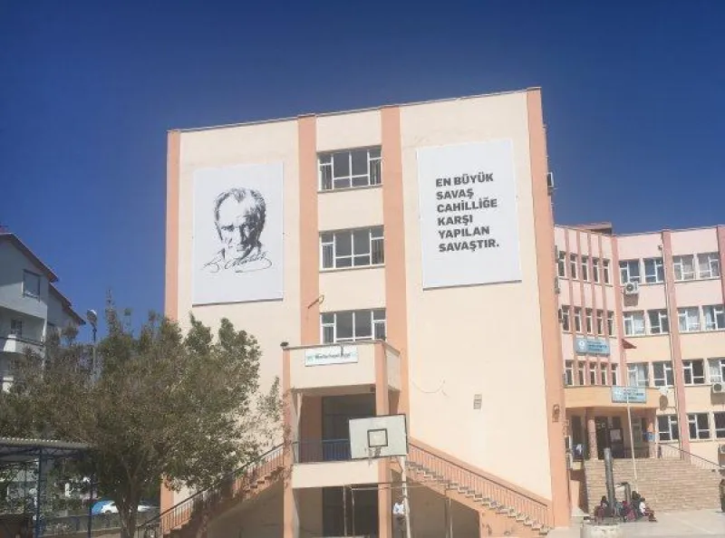 Antalya Ahmet Tuncer Ortaokulu - Antalya Ortaokulları