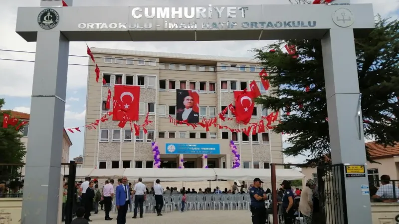 Antalya Cumhuriyet Gülhizar-Osman Sarıca İmam Hatip Ortaokulu - Antalya Ortaokulları