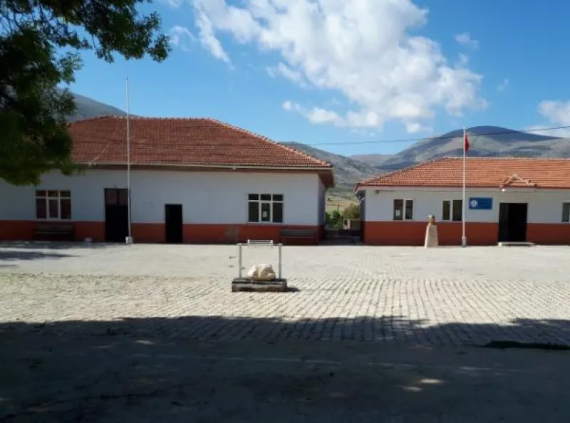 Antalya Erkunt Traktör İmam Hatip Ortaokulu - Antalya Ortaokulları