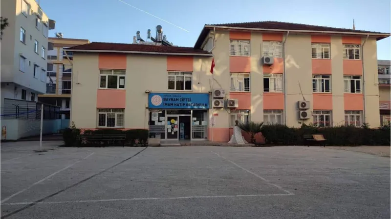 Antalya Bayram Çiftçi İmam Hatip Ortaokulu - Antalya Ortaokulları