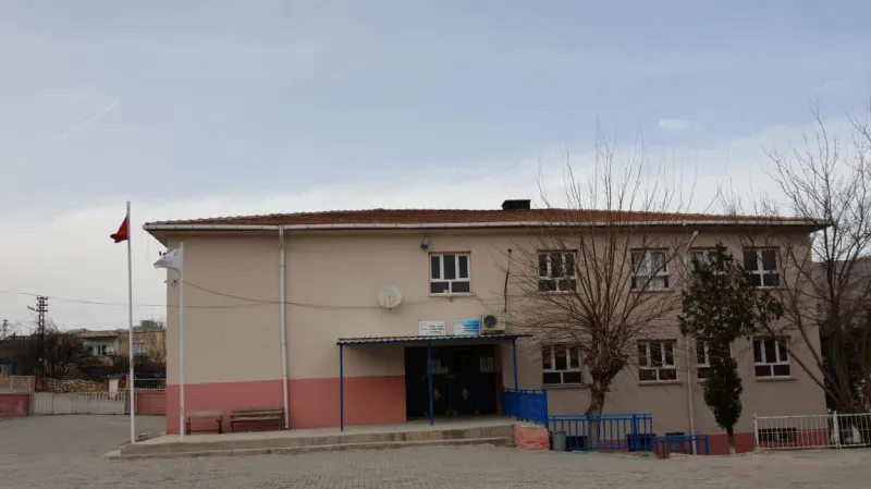 Batman Yunus Emre Ortaokulu - Batman Ortaokulları