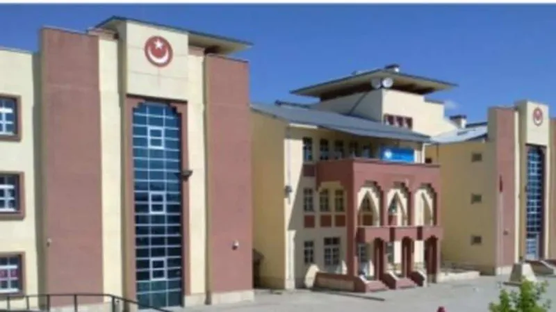 Bayburt Şehit Fatih Kostik Ortaokulu - Bayburt Ortaokulları
