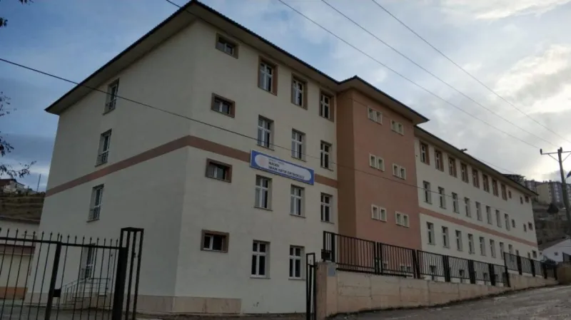 Bayburt Maden Ortaokulu - Bayburt Ortaokulları
