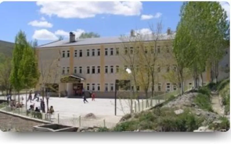 Bayburt Türkiye Odalar Ve Borsalar Birliği Örence İmam Hatip Ortaokulu - Bayburt Ortaokulları