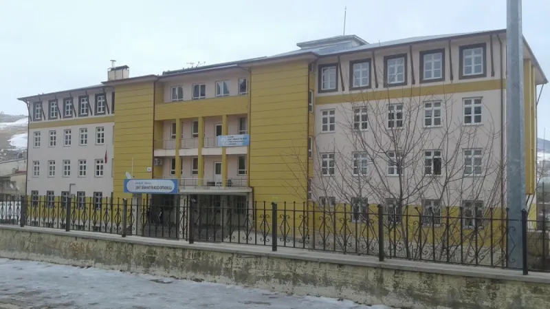 Bayburt Şehit Sebahattin Bozo İmam Hatip Ortaokulu - Bayburt Ortaokulları