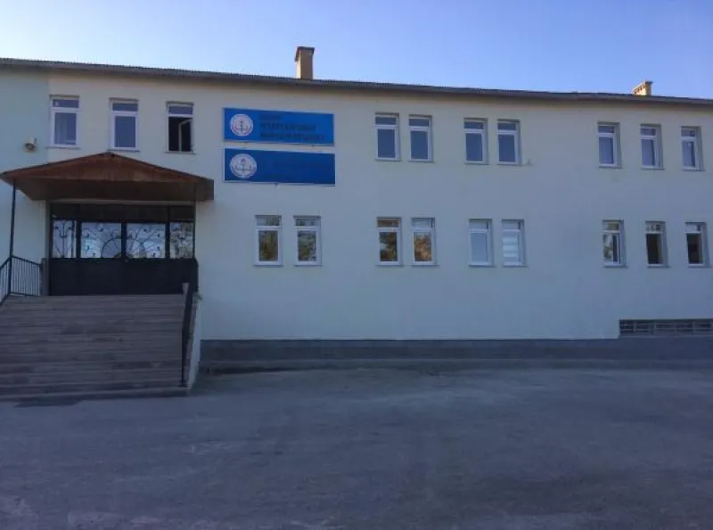 Bayburt Mehmet Akif Ersoy İmam Hatip Ortaokulu - Bayburt Ortaokulları