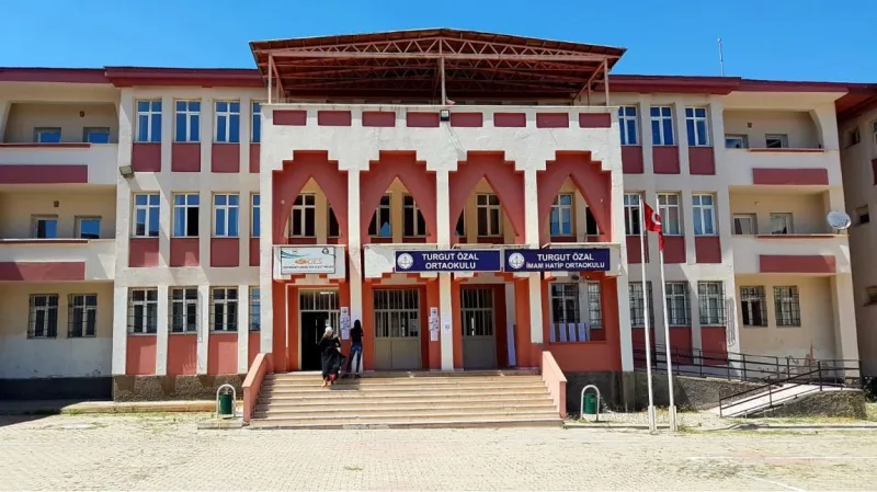 Bingöl Turgut Özal İmam Hatip Ortaokulu - Bingöl Ortaokulları