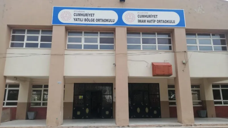 Bitlis Cumhuriyet Yatılı Bölge Ortaokulu - Bitlis Ortaokulları