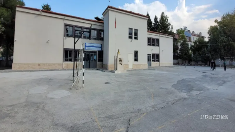 Burdur Hüsnü Bayer Ortaokulu - Burdur Ortaokulları