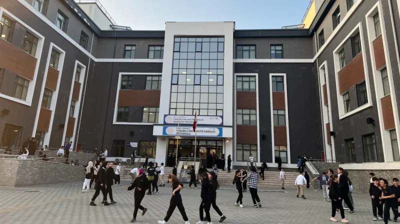 Bursa Yunuseli Hacı Naciye Kanalıcı İmam Hatip Ortaokulu - Bursa Ortaokulları
