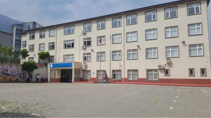 Bursa Şehit Hasan Hüseyin Daşdemir Ortaokulu - Bursa Ortaokulları