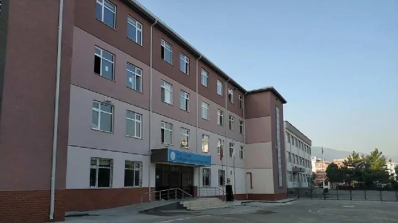 Bursa Alirızabey İmam Hatip Ortaokulu - Bursa Ortaokulları