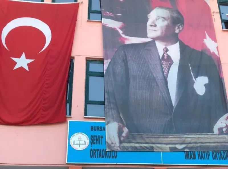 Bursa Şehit Piyade Er Nezir Akgül İmam Hatip Ortaokulu - Bursa Ortaokulları