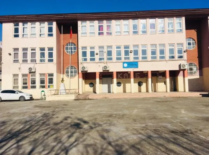 Diyarbakır Şehit Ömer Yaman İmam Hatip Ortaokulu - Diyarbakır Ortaokulları