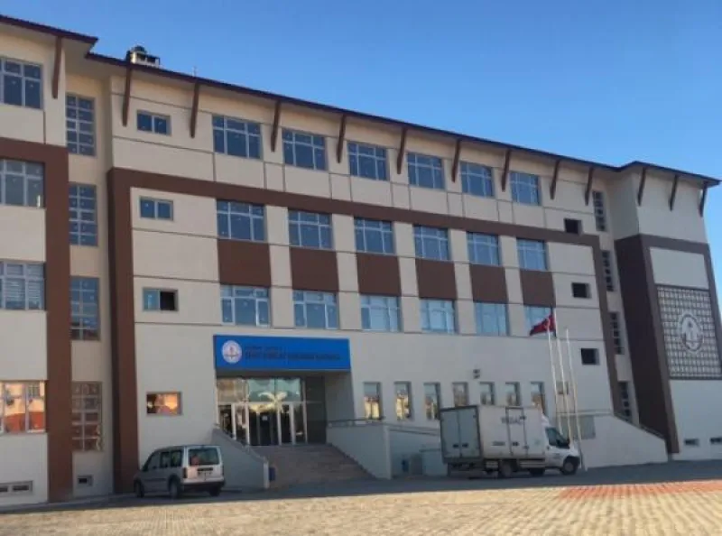 Ahmet Hamdi Tanpınar Ortaokulu Fotoğrafı