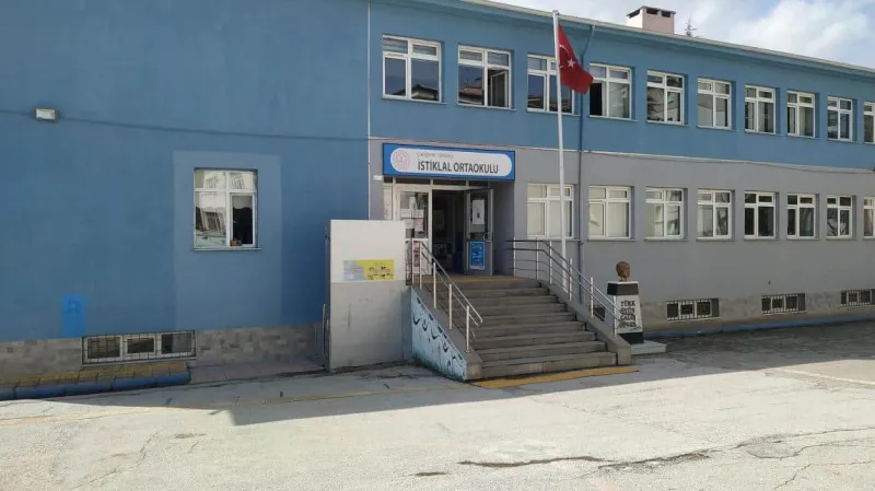 Eskişehir İstiklal Ortaokulu - Eskişehir Ortaokulları