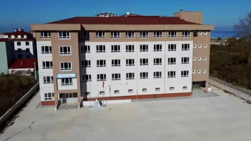 Giresun Şehit Sezgin Burak Cantürk Ortaokulu - Giresun Ortaokulları
