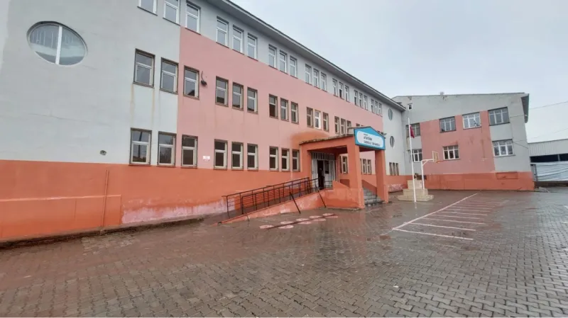 Hakkari Atatürk Ortaokulu - Hakkari Ortaokulları