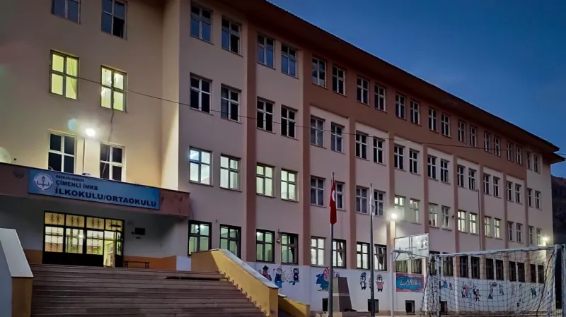 Hakkari Çimenli Borsa İstanbul Ortaokulu - Hakkari Ortaokulları