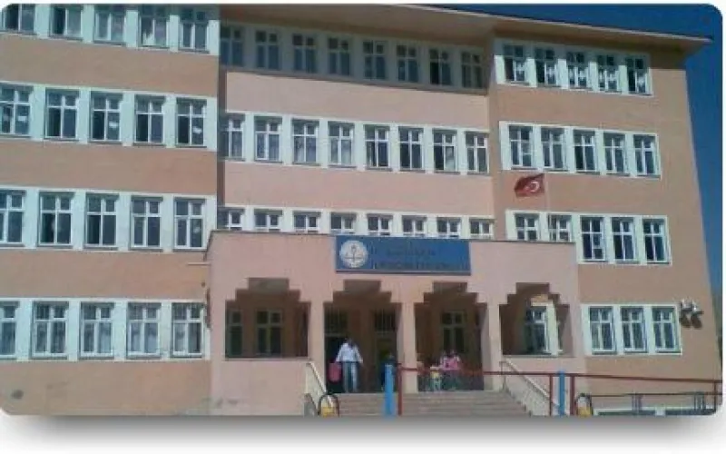 Hakkari Hacı Salih Şen Ortaokulu - Hakkari Ortaokulları