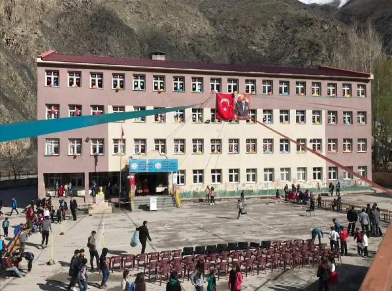 Hakkari Şehit Yarbay Mesut Kuru Ortaokulu - Hakkari Ortaokulları