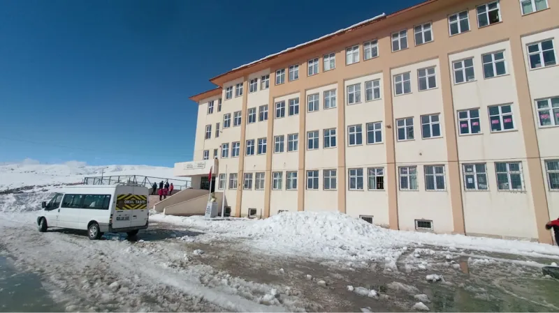 Hakkari Suüstü Köyü İmam Hatip Ortaokulu - Hakkari Ortaokulları