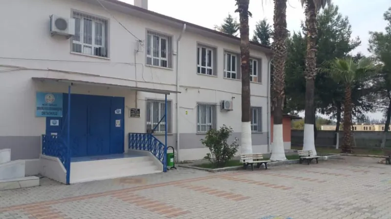 Demirköprü Muhtar Abdurrahman Çetiner Ortaokulu Fotoğrafı
