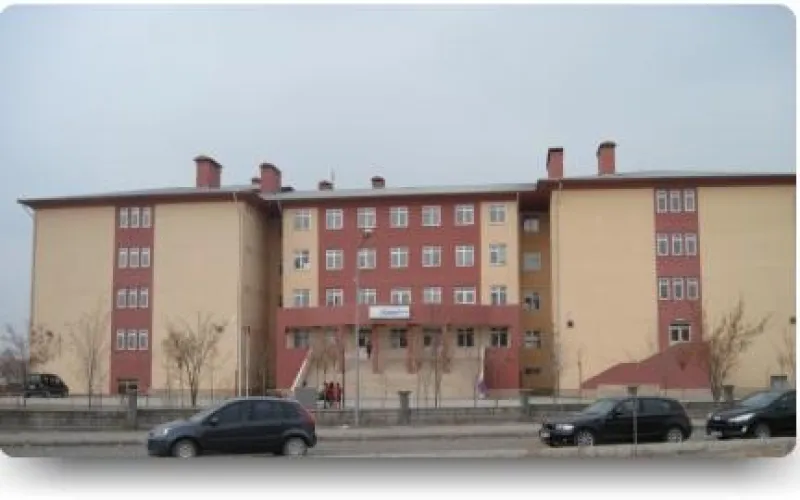Iğdır Şehit Öğretmen Şevki Akgün Ortaokulu - Iğdır Ortaokulları
