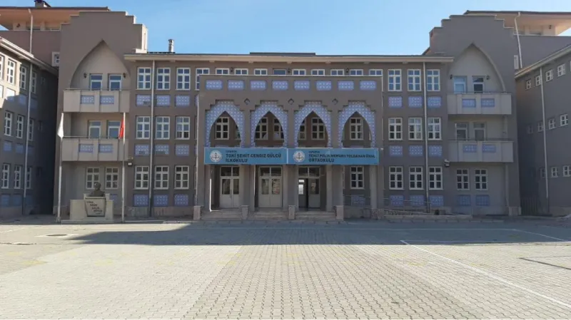 Isparta Şehit Polis Memuru Tolgahan Önal Ortaokulu - Isparta Ortaokulları