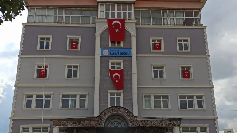 Isparta İmam Hatip Ortaokulu - Isparta Ortaokulları