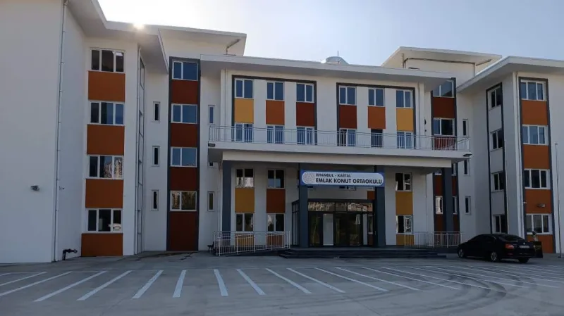 İstanbul Emlak Konut Ortaokulu - İstanbul Ortaokulları