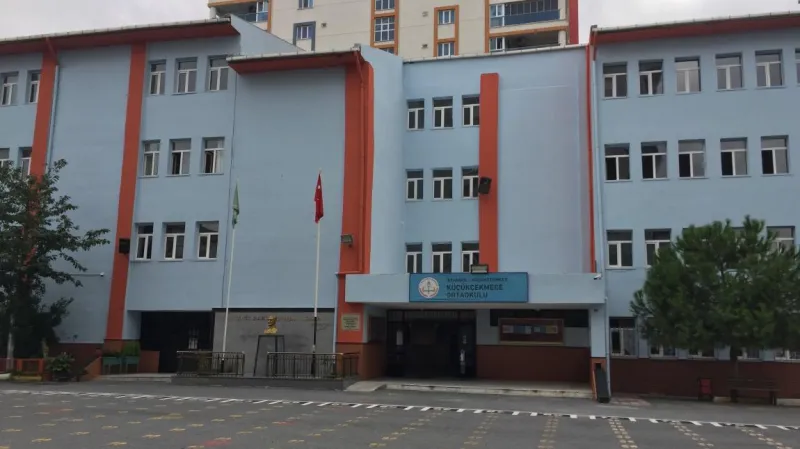 İstanbul Küçükçekmece Ortaokulu - İstanbul Ortaokulları