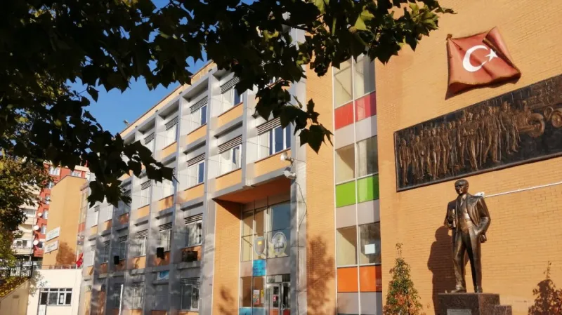 İstanbul Prof. Dr. Mustafa Zengin Ortaokulu - İstanbul Ortaokulları