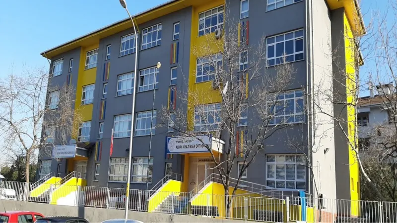 İstanbul Albay Niyazi Esen Ortaokulu - İstanbul Ortaokulları
