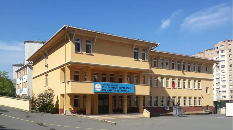 İstanbul Prof. Dr. Bekir Topaloğlu İmam Hatip Ortaokulu - İstanbul Ortaokulları