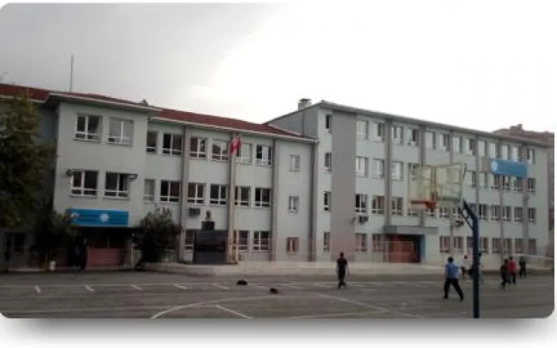 İstanbul Yunus Emre Ortaokulu - İstanbul Ortaokulları