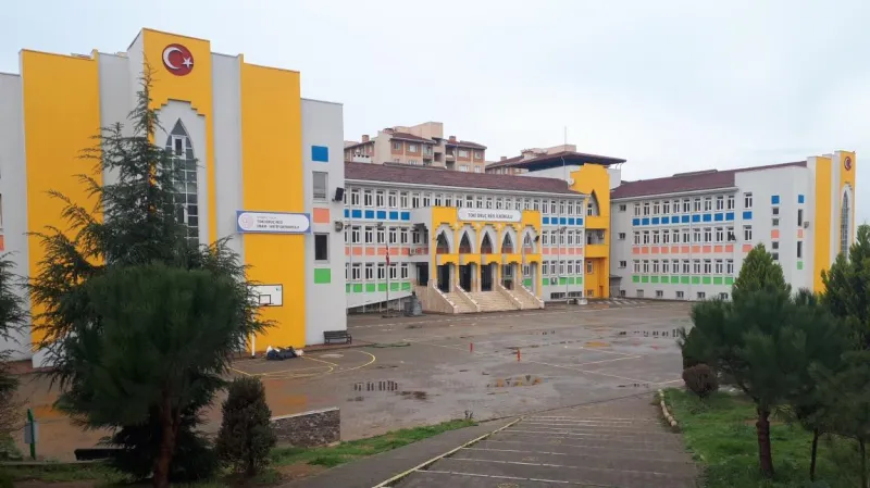 İstanbul Toki Oruç Reis İmam Hatip Ortaokulu - İstanbul Ortaokulları