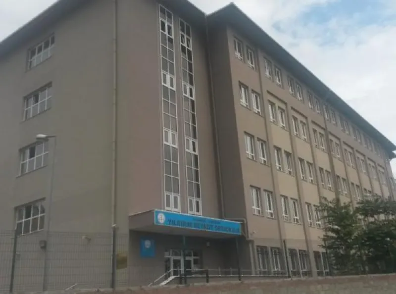 İstanbul Yıldırım Beyazıt Ortaokulu - İstanbul Ortaokulları