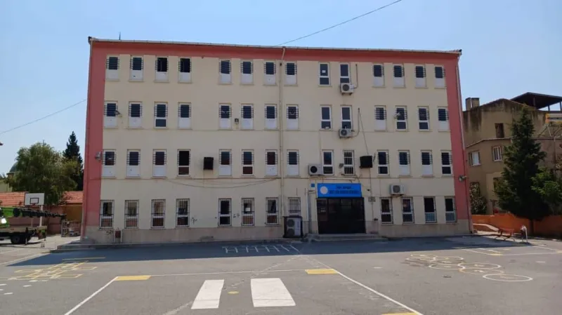 İzmir Şehit Uğur Sarıkaya Ortaokulu - İzmir Ortaokulları